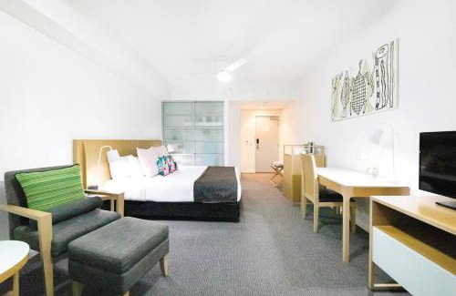 Darwin City Centre Apartment | 'A Perfect Match' Resort-style Living in Darwin CBD