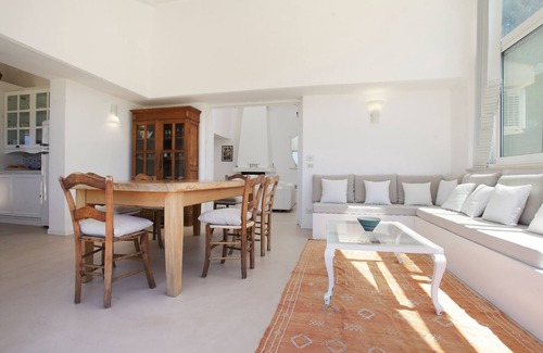 Cefalu Villa | A perfect place to relax in the countryside with sea views and organic garden