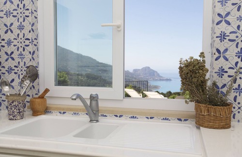 Cefalu Villa | A perfect place to relax in the countryside with sea views and organic garden