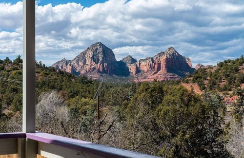 Uptown Sedona House | A Pet Friendly Red Rocks View Cabin in downtown Sedona near everything!