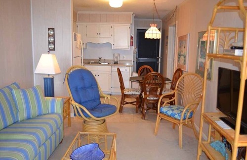 Murrells Inlet Condo | A Place at the Beach II 2G - Oceanfront in Garden City Beach