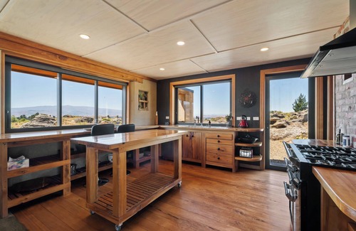 Matakanui House | A Place in Thyme - Alexandra Holiday Home
