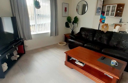 Newlands House | A place to stay in a home with the Host, bring your pets along.