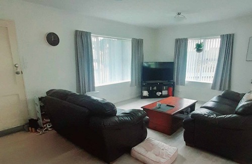 Newlands House | A place to stay in a home with the Host, bring your pets along.