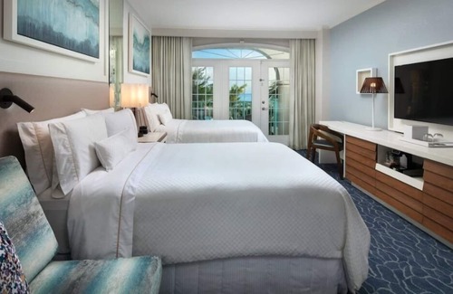 South Sound House | A Place You'll Surely Enjoy! w/ Outdoor Pool, Close to Laguna Del Mar