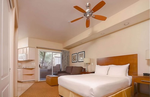 North Scottsdale Hotel | A Place You'll Surely Enjoy! Full Kitchen, Swimming Pool, Free Parking!