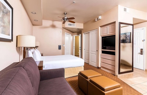 North Scottsdale Hotel | A Place You'll Surely Enjoy! Full Kitchen, Swimming Pool, Free Parking!