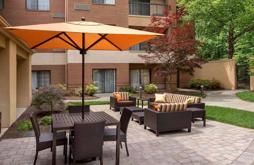 Durham Hotel | A Place You'll Surely Enjoy! Free Parking, Onsite Pool, Pet-friendly Property