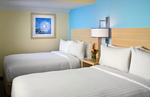 Westlake Hotel | A Place You'll Surely Enjoy! 4 Family-friendly Units, Pool & Parking