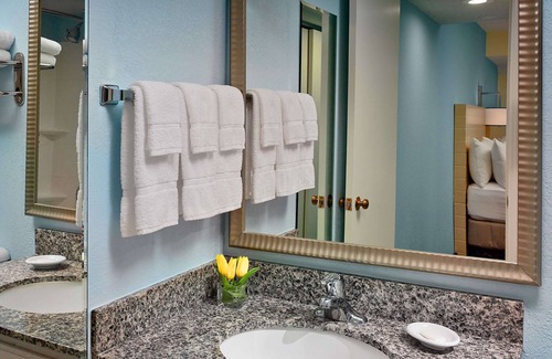 Westlake Hotel | A Place You'll Surely Enjoy! 4 Family-friendly Units, Pool & Parking