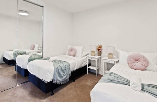 Abbotsford Apartment | A Plush & Cozy 2BR Apt Next to The Yarra River