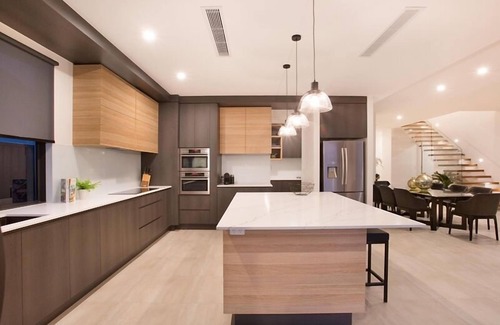 Broadbeach House | A precious gem - a vacation you deserve for a luxurious retreat.