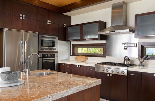 Kamuela House | A Private Luxury 350+ Oceanfront Estate in an Oasis/4Runner Option