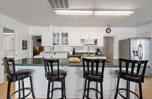 Mooresville House | A quaint and cozy lakefront getaway. Pet friendly and boat slip provided.