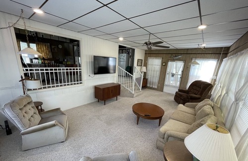 Okeechobee House | A quaint water front getaway!