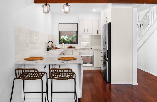 Mermaid Waters Apartment | A quiet beach place in a family neighborhood