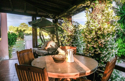 Velletri House | A quiet corner in the Roman countryside, among olive trees and vineyards.