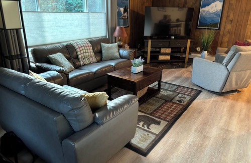 South Addition House | A rare gem close to downtown Anchorage!
