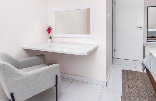 Eikenbosch House | A Rare Minimalist concept in a Quiet Location with Heavenly's view
