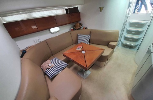 Carnon-Plage Boat Rental | A real floating apartment