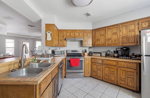 Frisco House | A Real Frisco Gem! Heart of the City+Hot Tub+Game Room