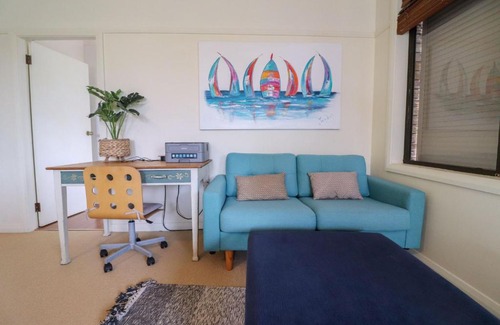 Swansea House | A Reflection on the Lake