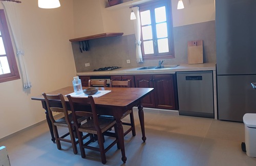 Manacor Cottage | A rural estate with pool, large garden and sea views.