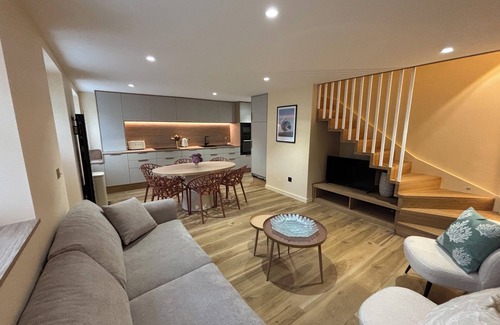 Locronan House | A setting of stone and history