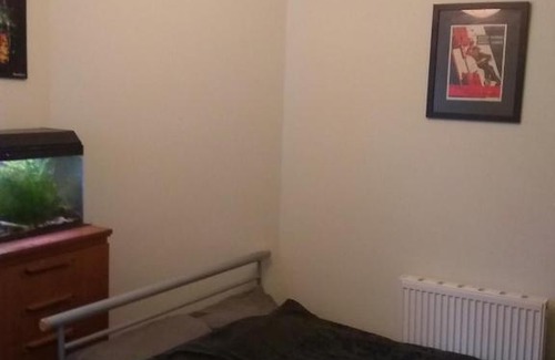 Gorgie Apartment | A small flat close to City Centre; one double-bedroom.