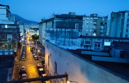 Molo Beverello House | A Soli 7 Minuti Dalla Stazione di Napoli