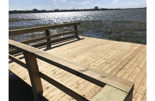 Winter Haven House | A spacious gem w/private lake front access, boating, restaurants, bars and more!