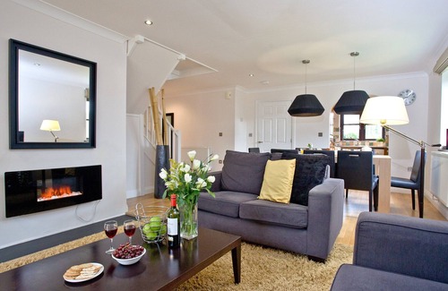 St Wenn Ski Chalet | A spacious, three-bedroom property with a stylish wraparound terrace.