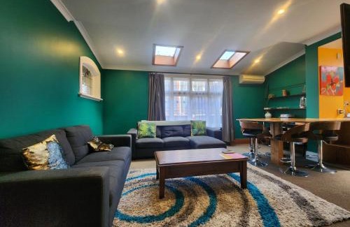 Dunedin City Centre House | A Stone's Throw From Town Main House
