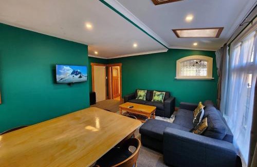Dunedin City Centre House | A Stone's Throw From Town Main House
