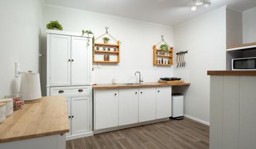 Picton Apartment | A Stone's Throw