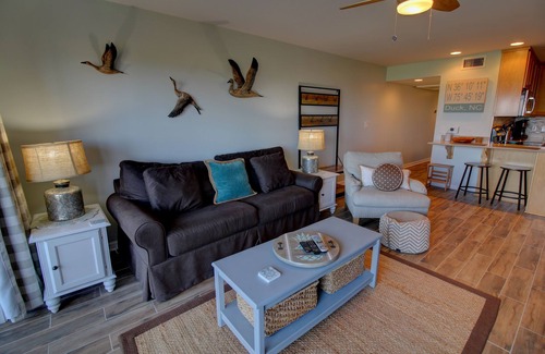 Duck Condo | A Stunning Oceanfront Condo, Flex-Stay with Minimum 3-4 Nights