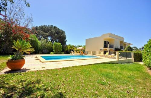 Vilamoura Villa | A stylish villa with a private pool, short drive from the centre, free AC Wifi
