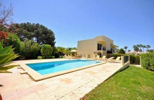 Vilamoura Villa | A stylish villa with a private pool, short drive from the centre, free AC Wifi