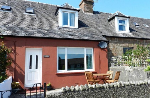 Lamlash Cottage | A stylish, warm and inviting cottage in a great location, only minutes from Lamlash Bay.