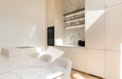 Quartier du Mail Apartment | A Sublime 2-BR/2-BA in Louvre - Montorgueil