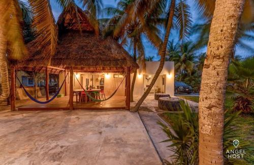 El Cuyo House | A Sublime Beach Getaway Perfect for a Family Gathering