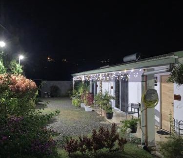 Faaa House | "A Tomo Mai Homestay" Airport, Free WiFi, Breakfast optional