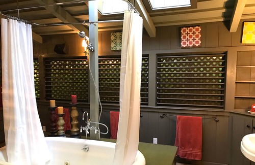Kaanapali Cottage | A unique dolphin cabin in Kaanapali!