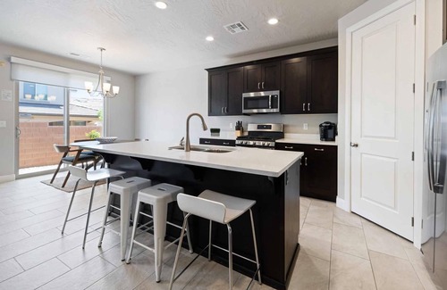 Sienna Hills House | A Vacation Vista Dog-Friendly, Great Location, Bikes And Pool!