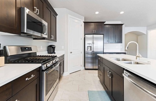 Sienna Hills House | A Vacation Vista Dog-Friendly, Great Location, Bikes And Pool!