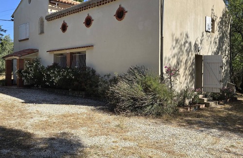 Peypin Villa | A villa in the heart of nature
