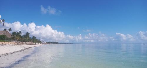 Jambiani House | A Villa Sunshine house Zanzibar