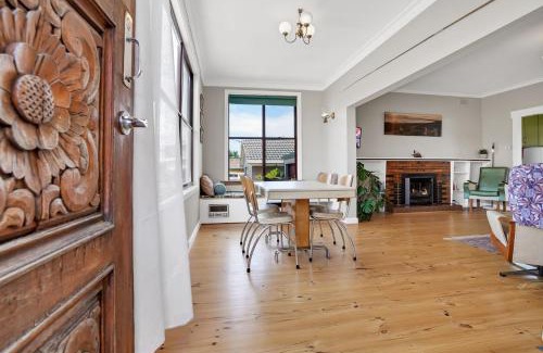Warrnambool House | A Wave from it All