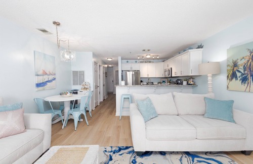North Topsail Beach Condo | A Wave From It All: Luxe 1BR at Villa Capriani