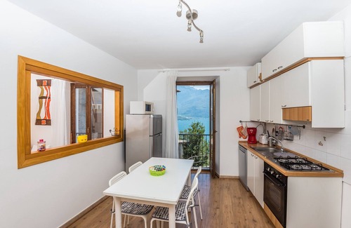 Consiglio di Rumo House | A window over Lake Como - stone cottage with amazing view and private garden